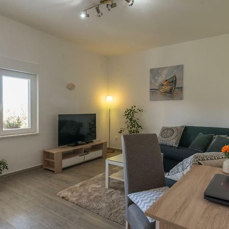 Apartment Okrug Gornji - Trogir With Sea View Eksteriør bilde