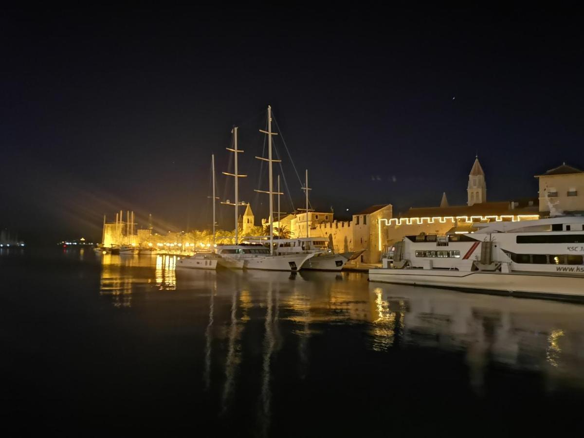Apartment Okrug Gornji - Trogir With Sea View Eksteriør bilde