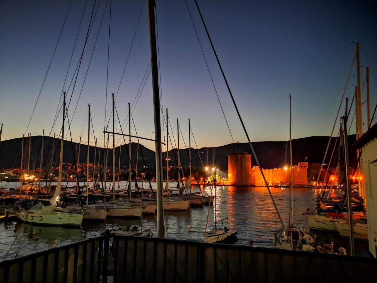 Apartment Okrug Gornji - Trogir With Sea View Eksteriør bilde