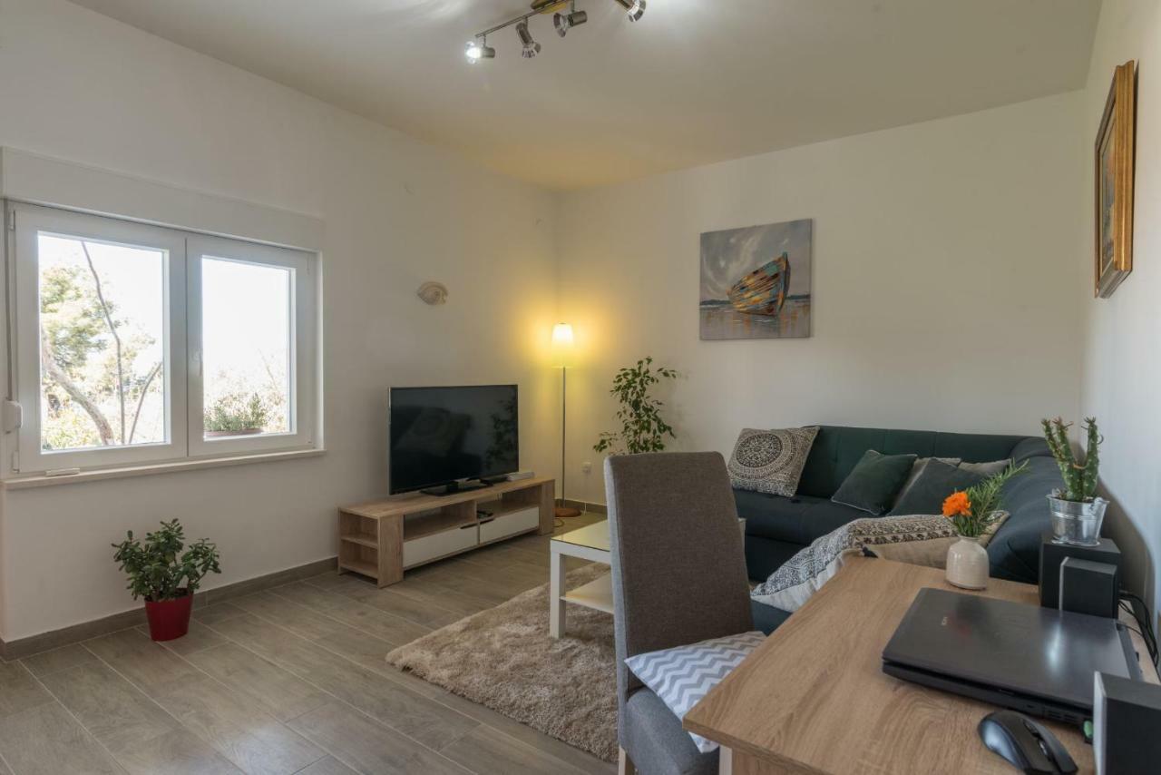 Apartment Okrug Gornji - Trogir With Sea View Eksteriør bilde