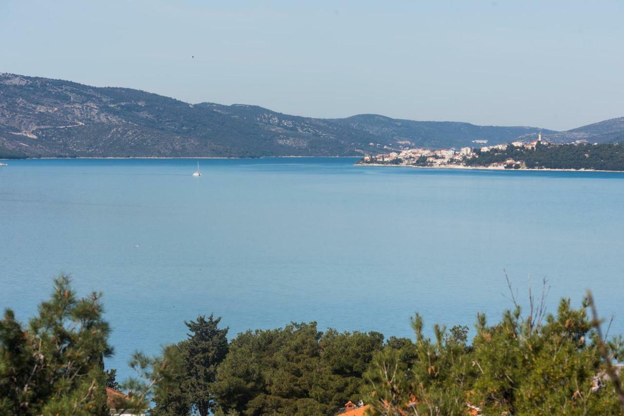 Apartment Okrug Gornji - Trogir With Sea View Eksteriør bilde