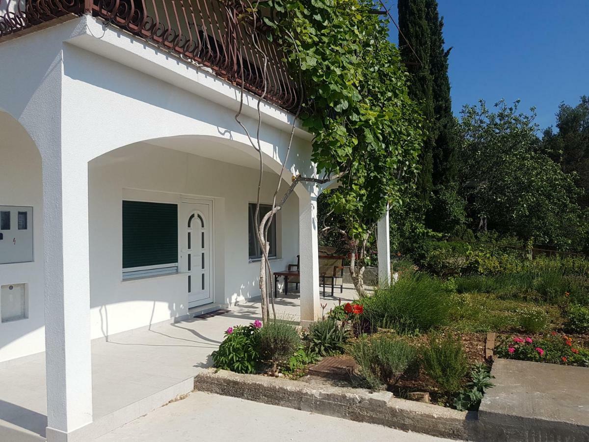 Apartment Okrug Gornji - Trogir With Sea View Eksteriør bilde