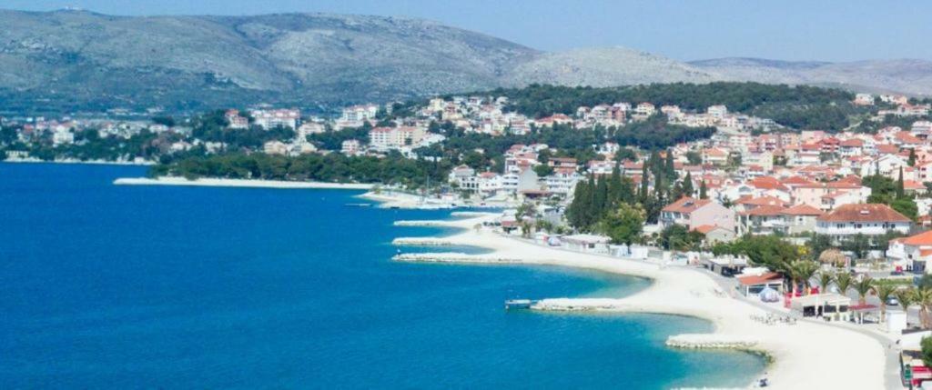 Apartment Okrug Gornji - Trogir With Sea View Eksteriør bilde